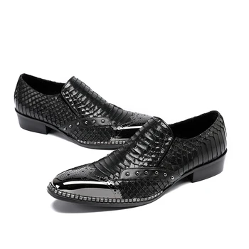 Zapatos hombre férfi cipő, acél szögletes orr esküvői cipő fekete valódi bőr hivatalos férfi cipő kígyó bőr divat a szegecs naplopók Kép